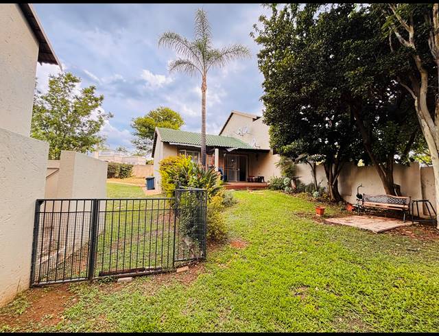 1 BEDROOM TOWNHOUSE FOR SALE IN MORELETA PARK